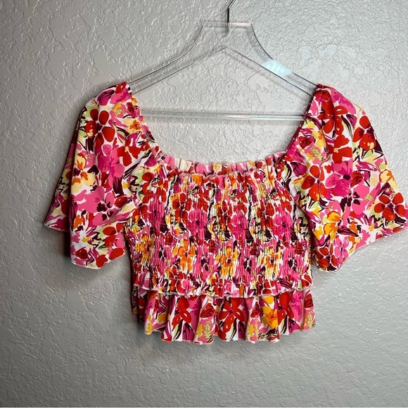 Flower Themed Ruffled Crop Top - Picture 5 of 6